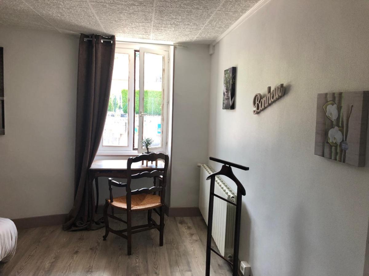 Chambre Bonheur Pugny-Chatenod 外观 照片